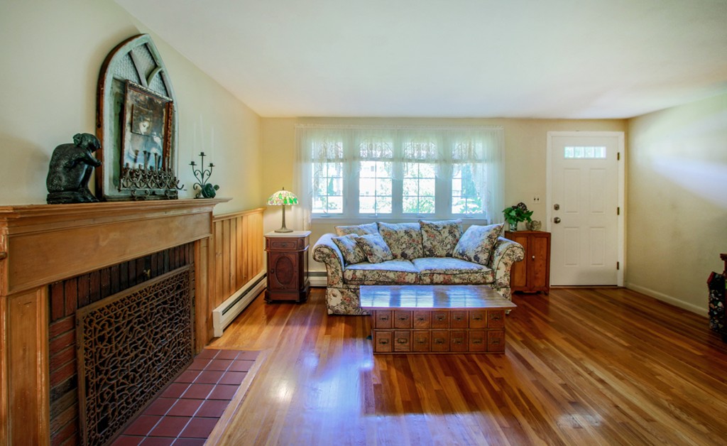16 Chandler Road Burlington, MA 01803 - Photo 3 of 28 Gallery Image 3