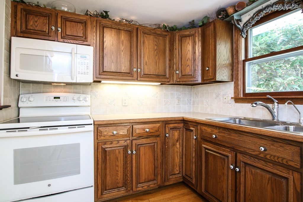 16 Chandler Road Burlington, MA 01803 - Photo 8 of 28 Gallery Image 8