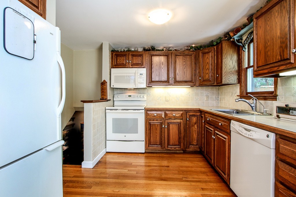 16 Chandler Road Burlington, MA 01803 - Photo 9 of 28 Gallery Image 9