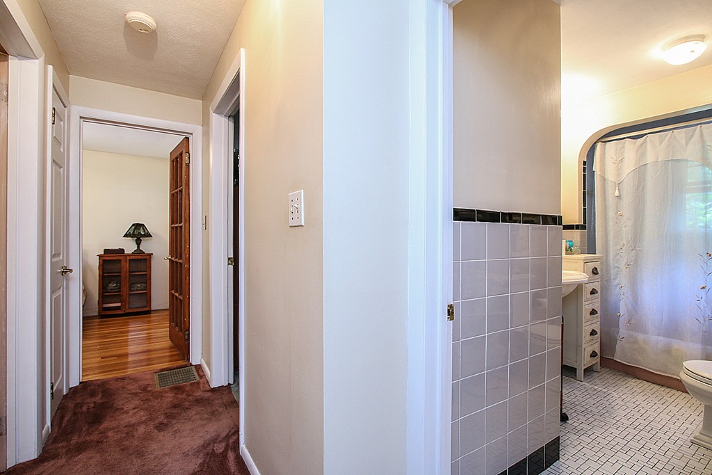 16 Chandler Road Burlington, MA 01803 - Photo 10 of 28 Gallery Image 10