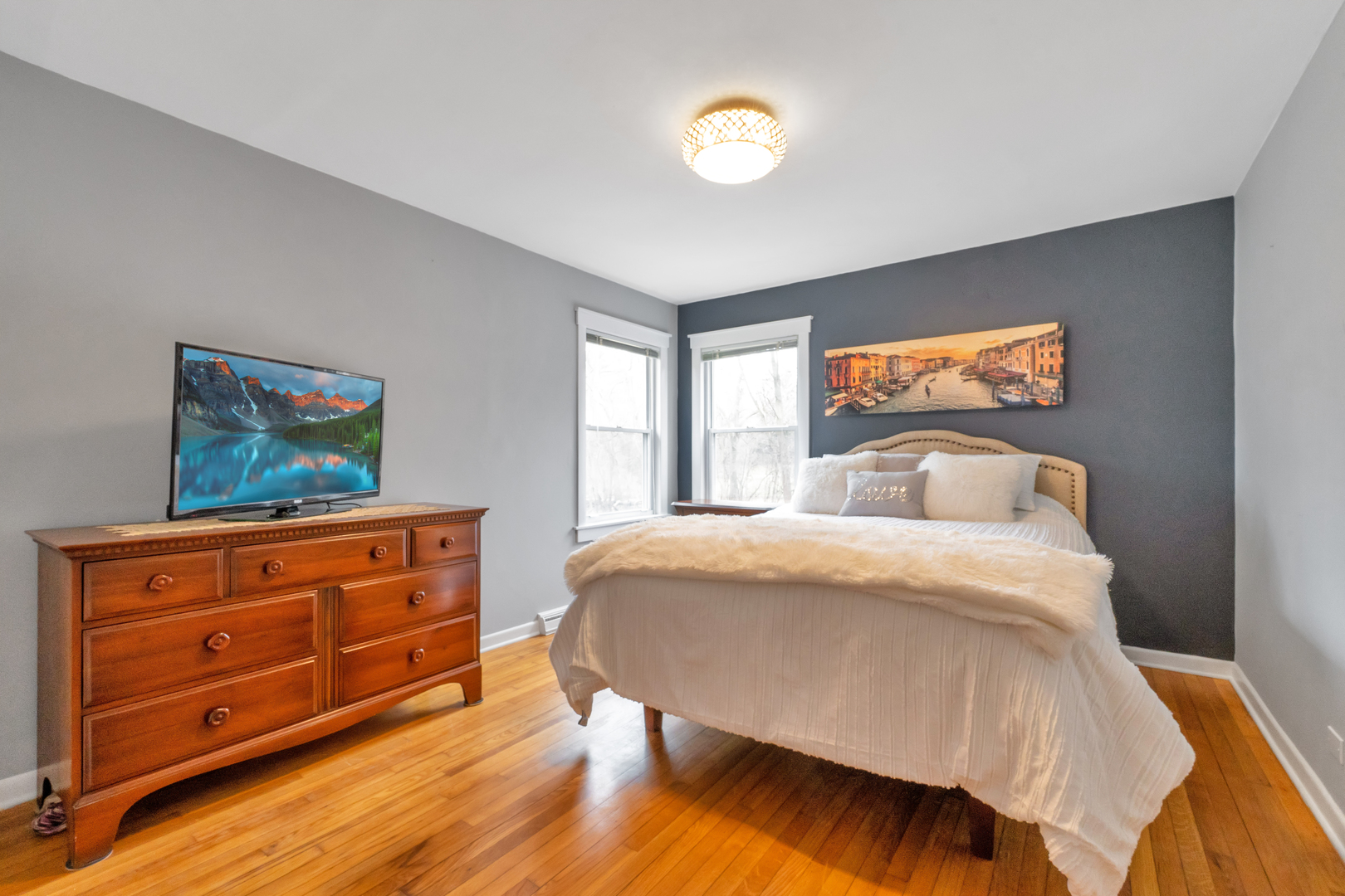 349 Haman Road Inverness, IL 60067 - Photo 19 of 36 a bedroom with a bed and a dresser