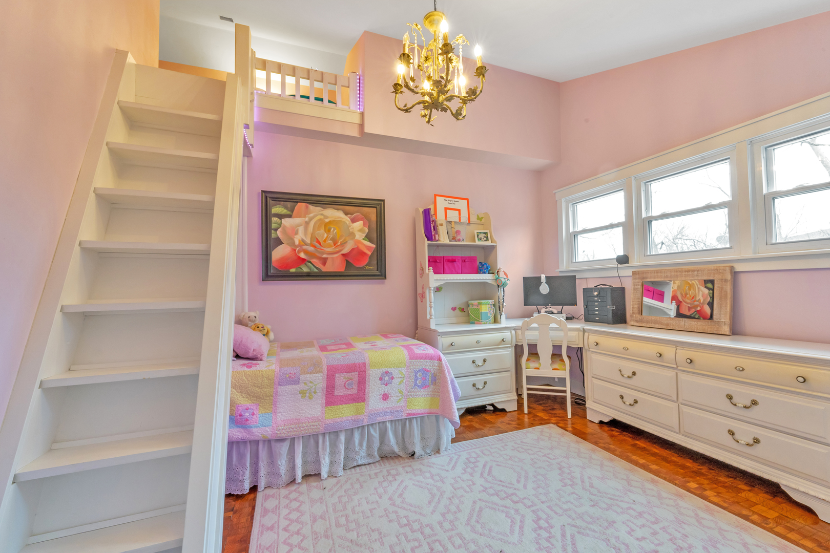 349 Haman Road Inverness, IL 60067 - Photo 22 of 36 a room with furniture and a window