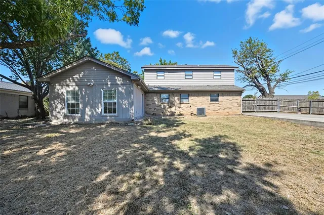 $260,000 | 2024 Charleston Drive, Bedford, TX 76022