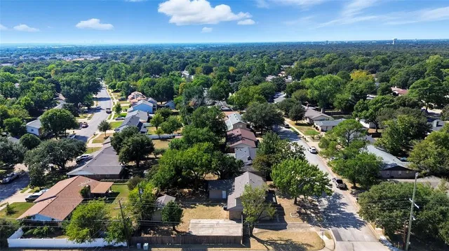 $260,000 | 2024 Charleston Drive, Bedford, TX 76022