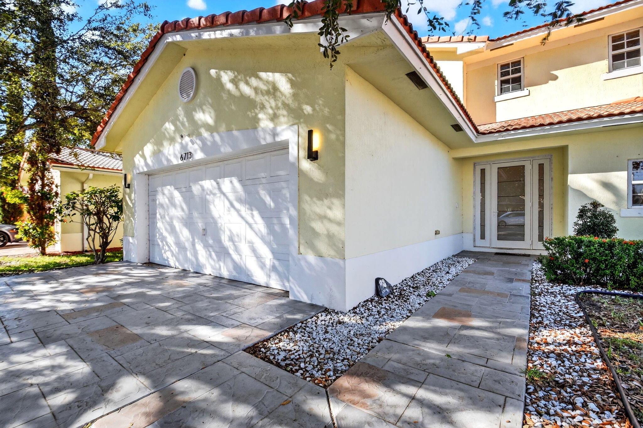 6713 Eagle Ridge Drive Greenacres, FL 33413 - Photo 3 of 31 5-web-or-mls-DSC_9682