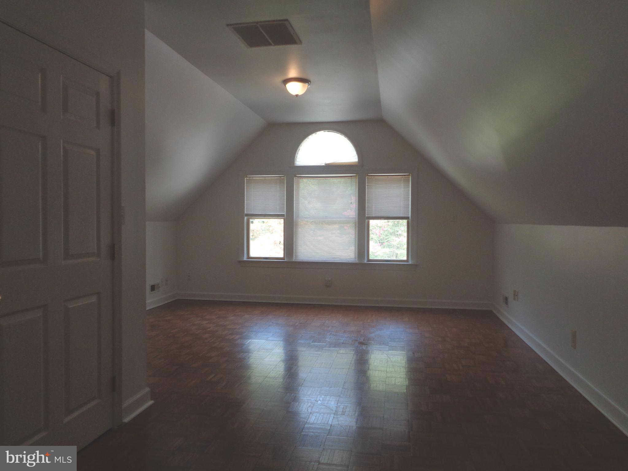 3721 Clarks Point Road Baltimore, MD 21220 - Photo 11 of 38 Bedroom (Master)