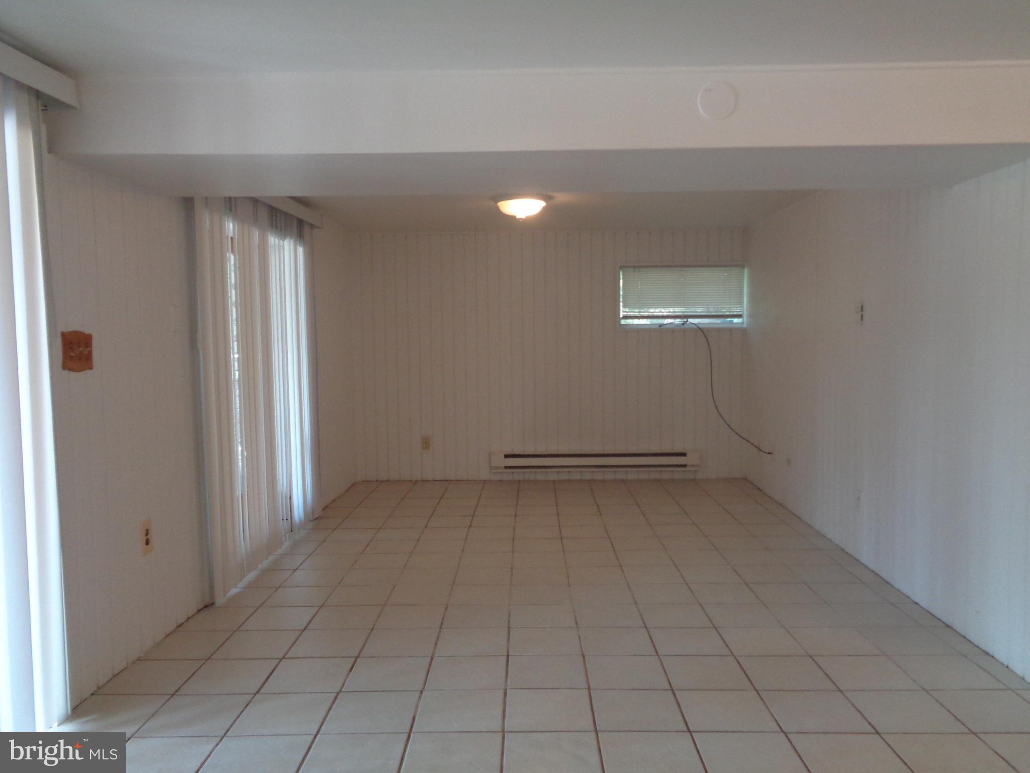 3721 Clarks Point Road Baltimore, MD 21220 - Photo 21 of 38 Family Room