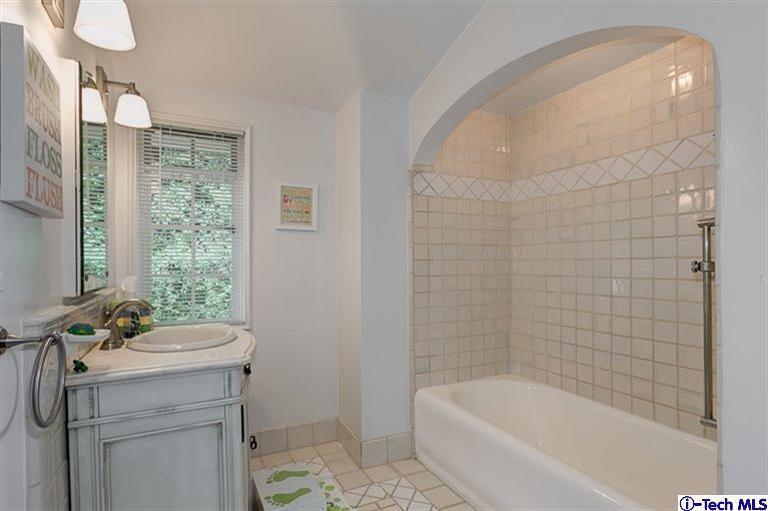 1320 North Arroyo Boulevard Pasadena, CA 91103 - Photo 30 of 39 Additional Photo