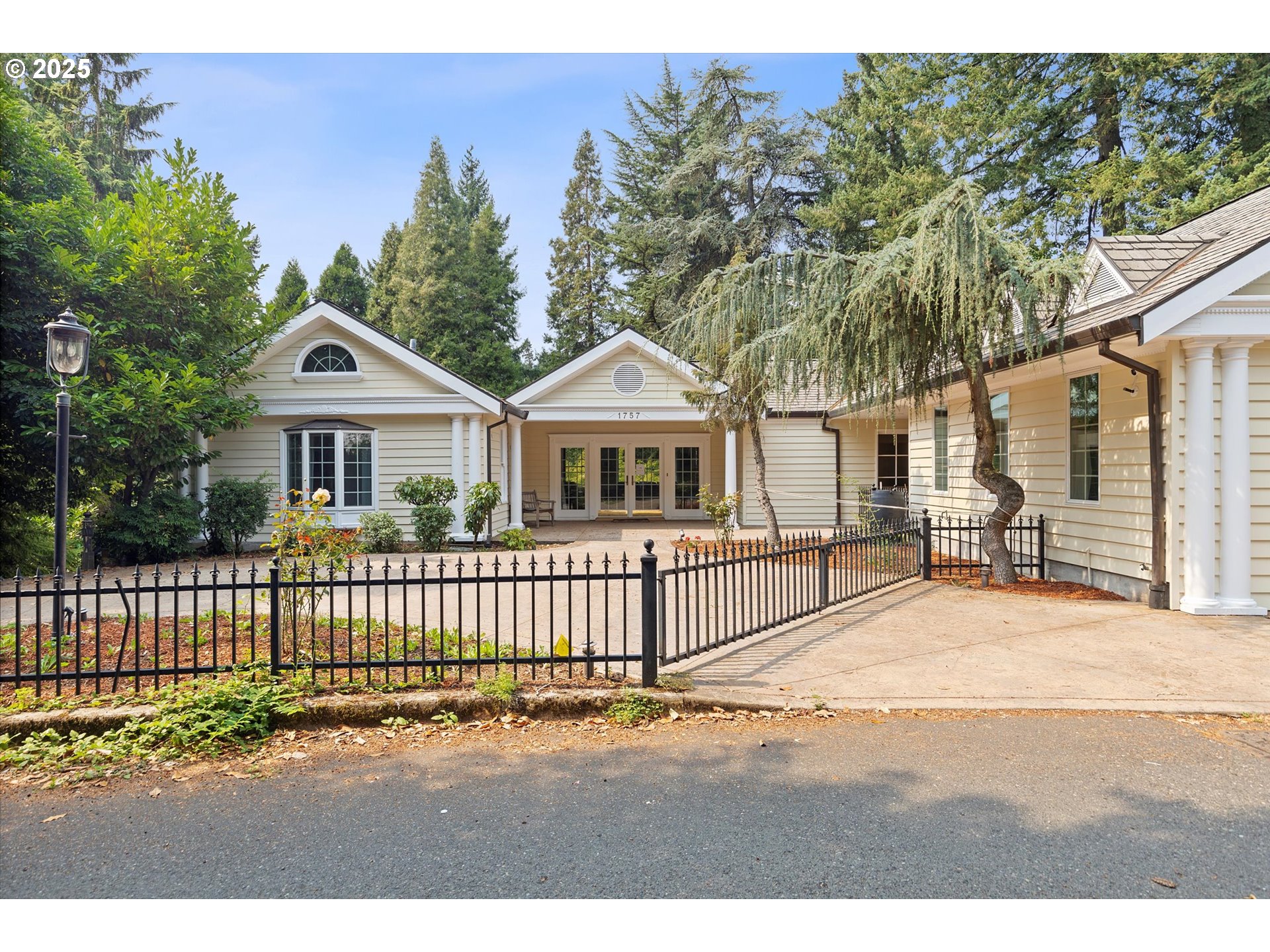 1757 Southwest Prospect Drive Portland, OR 97201 - Photo 2 of 48 Gallery Image 2