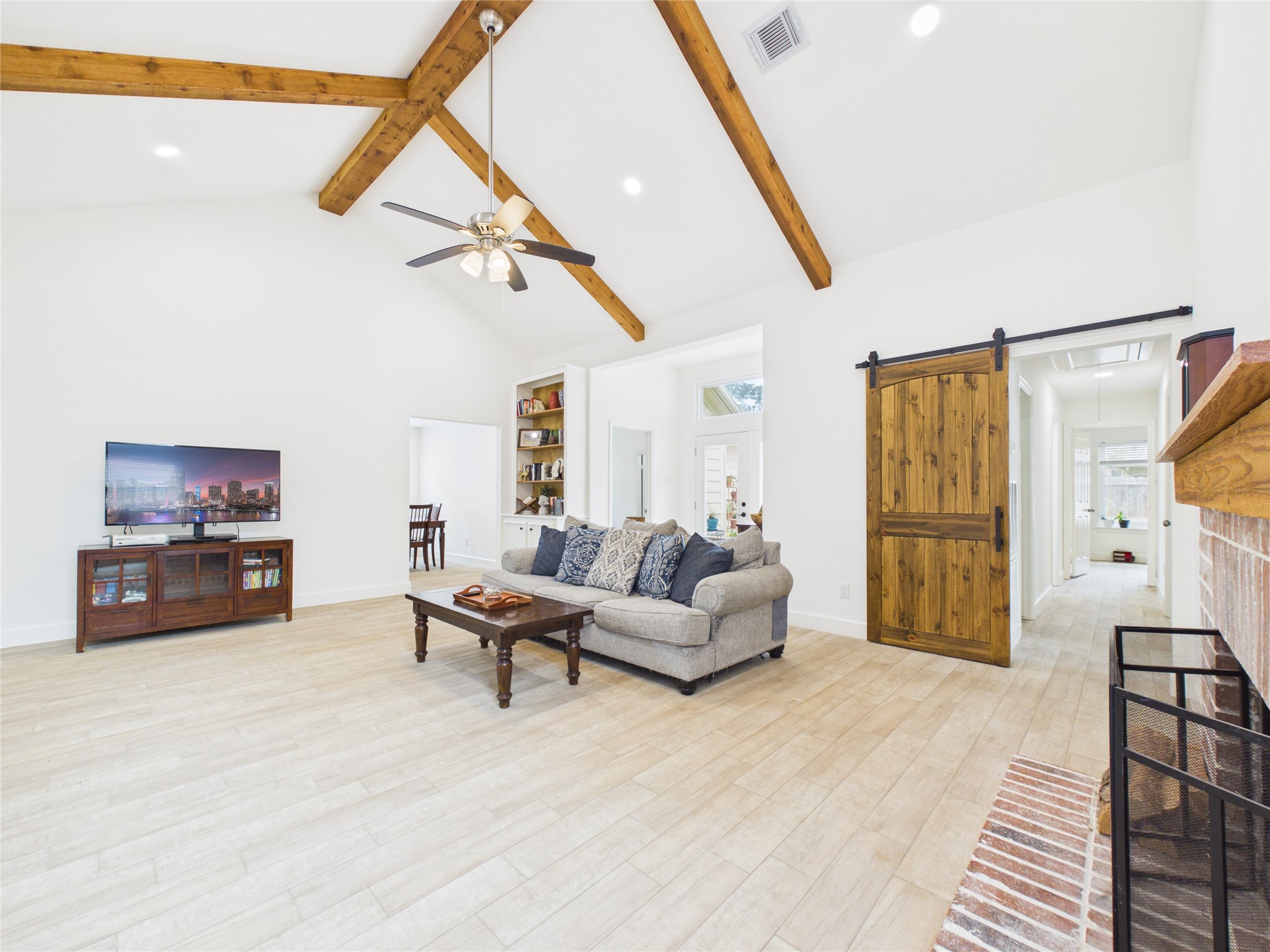 1210 Berkeley Lake Lane Houston, TX 77062 - Photo 6 of 21