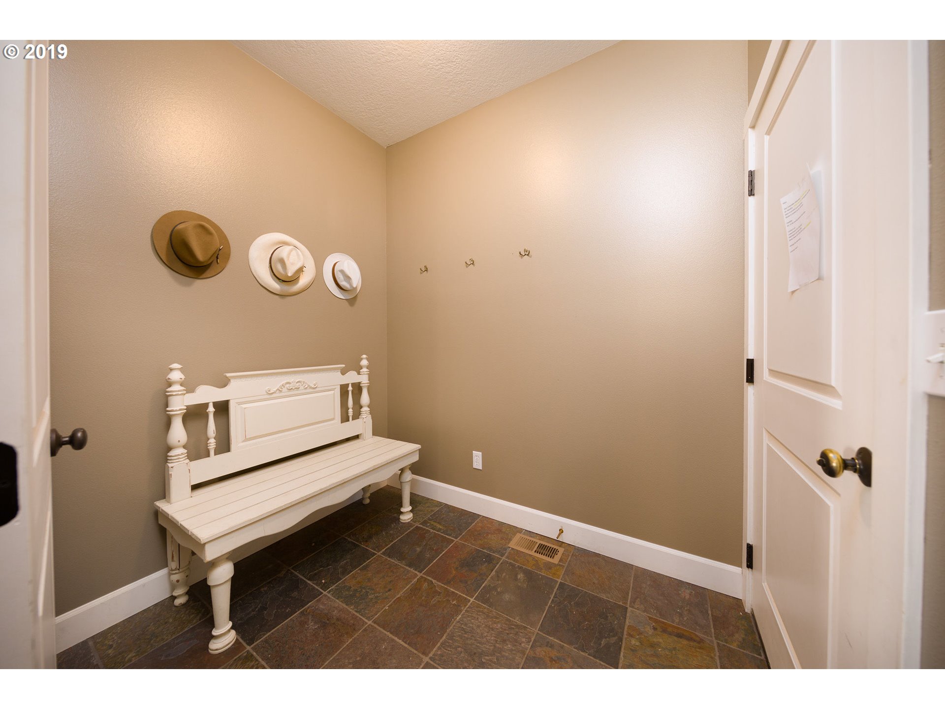 421 Summit Ridge Drive The Dalles, OR 97058 - Photo 16 of 31 Gallery Image 16