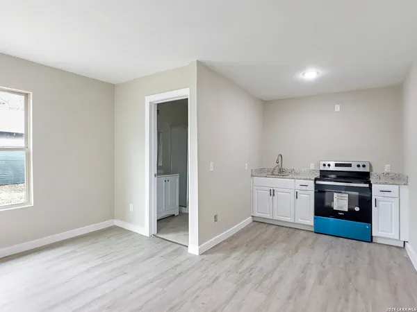 $950 | 1606 West Wildwood, Unit D, San Antonio, TX 78201