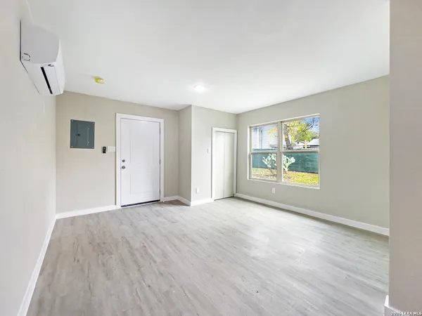 $950 | 1606 West Wildwood, Unit D, San Antonio, TX 78201