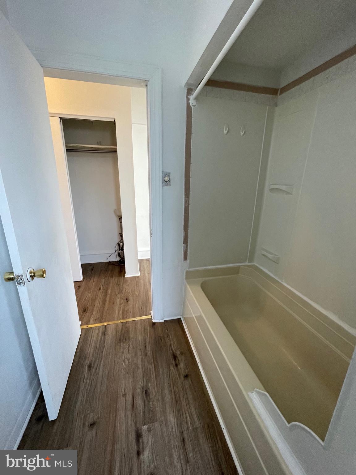 1426 Snyder Avenue Philadelphia, PA 19145 - Photo 5 of 16 a bathroom with a tub