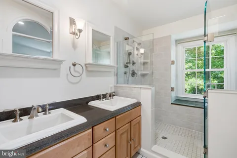 $775,000 | 3911 Green Look Court, Fairfax, VA 22033