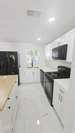 $1,250 | 710 Pennsylvania Avenue, Clearwater, FL 33755