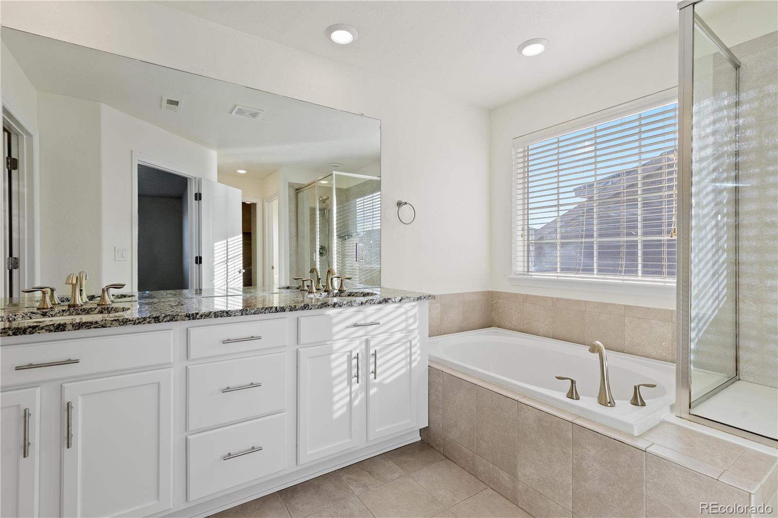 205 Green Valley Circle Castle Pines, CO 80108 - Photo 14 of 42