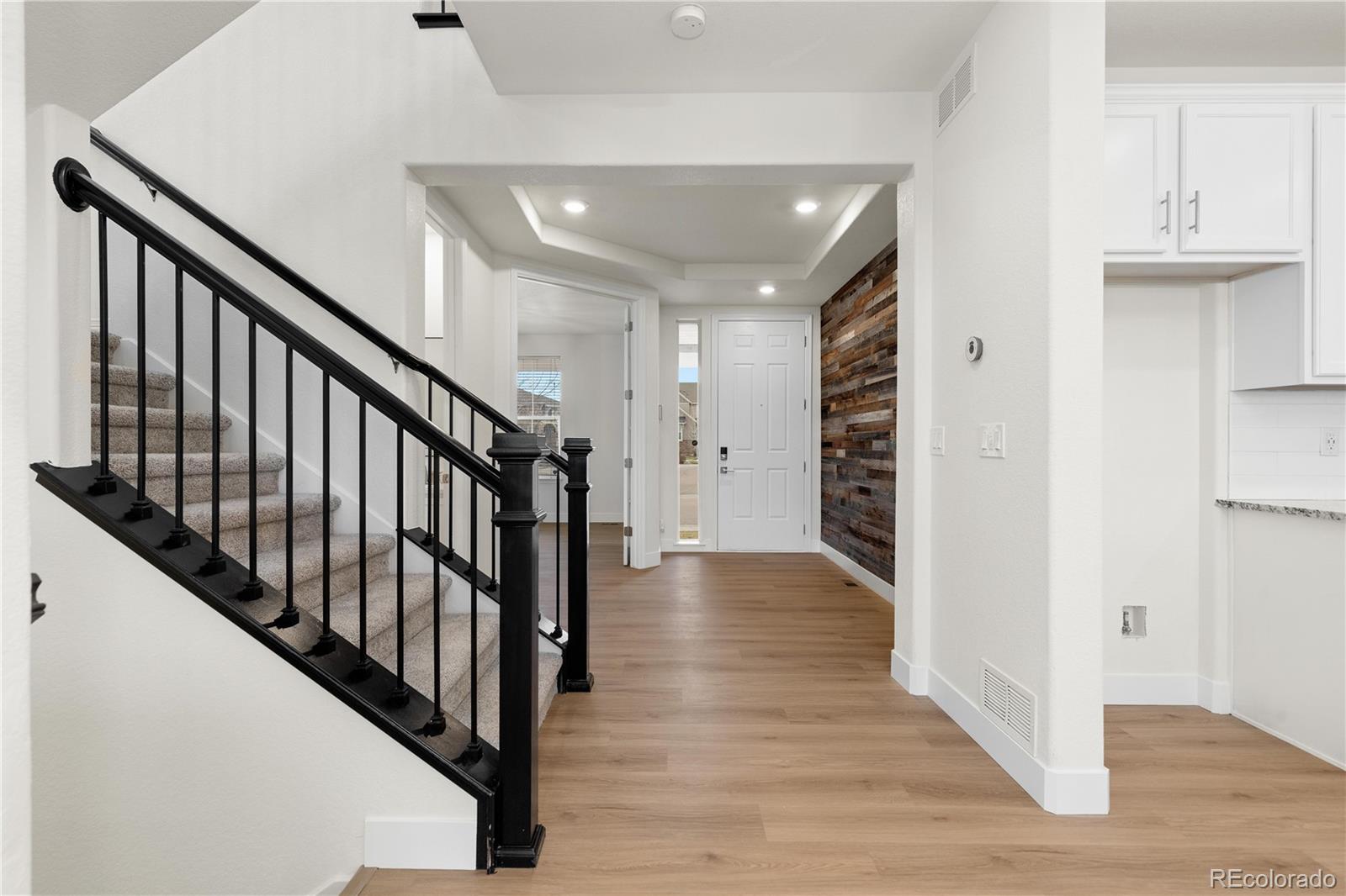 205 Green Valley Circle Castle Pines, CO 80108 - Photo 6 of 42