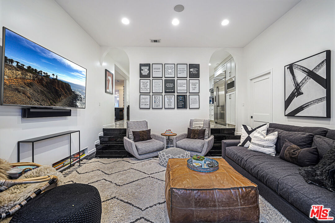 3159 Thatcher Avenue Marina del Rey, CA 90292 - Photo 16 of 29