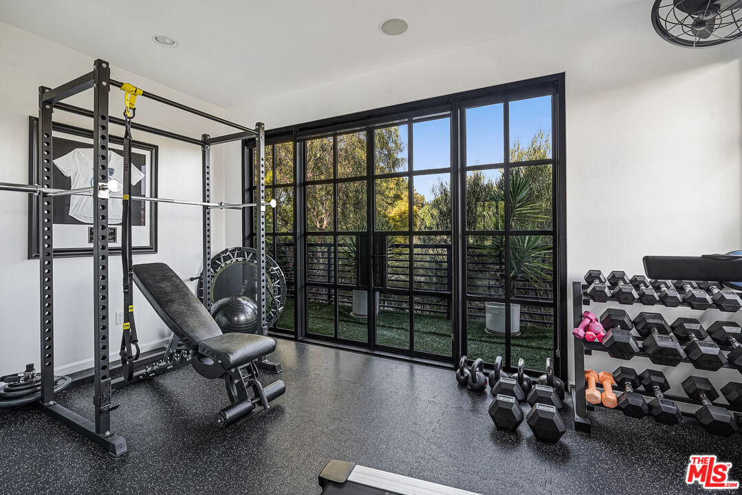 3159 Thatcher Avenue Marina del Rey, CA 90292 - Photo 17 of 29