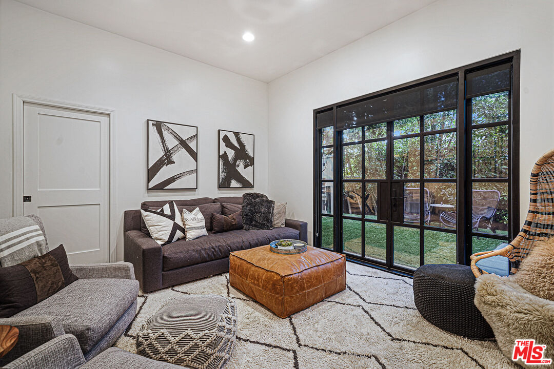 3159 Thatcher Avenue Marina del Rey, CA 90292 - Photo 9 of 29