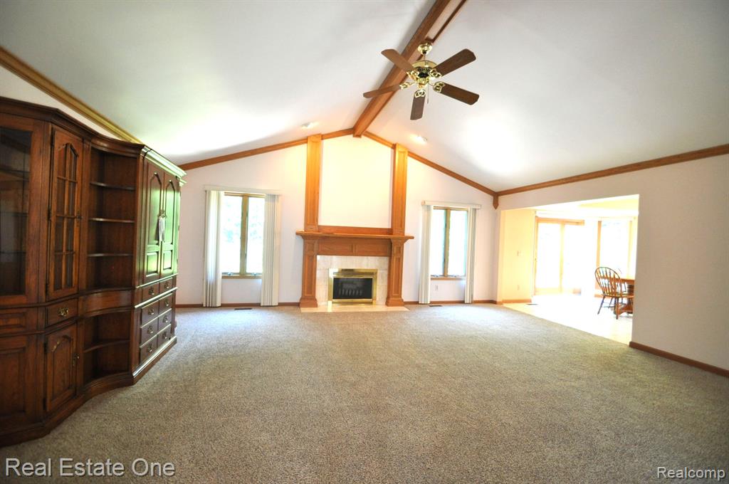 2185 Clinton View Circle Rochester Hills, MI 48309 - Photo 8 of 36