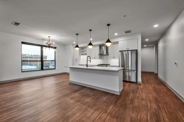 $3,945 | 640 Wisconsin Avenue North, Unit 357, Golden Valley, MN 55427