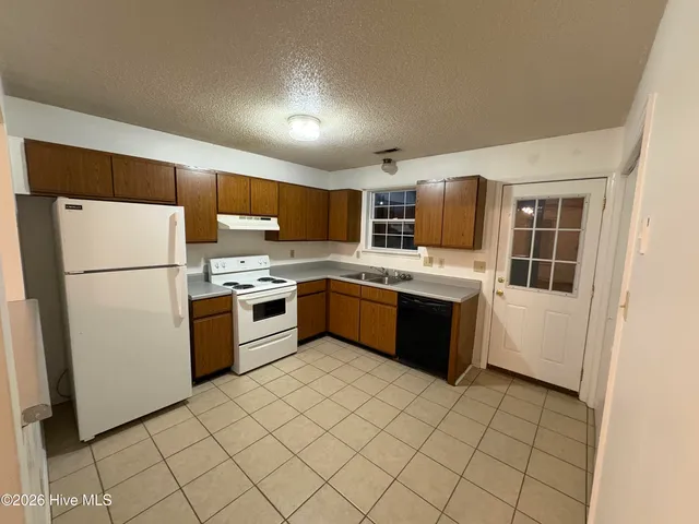 $950 | 2296 Knollwood Lane, Midway Park, NC 28544