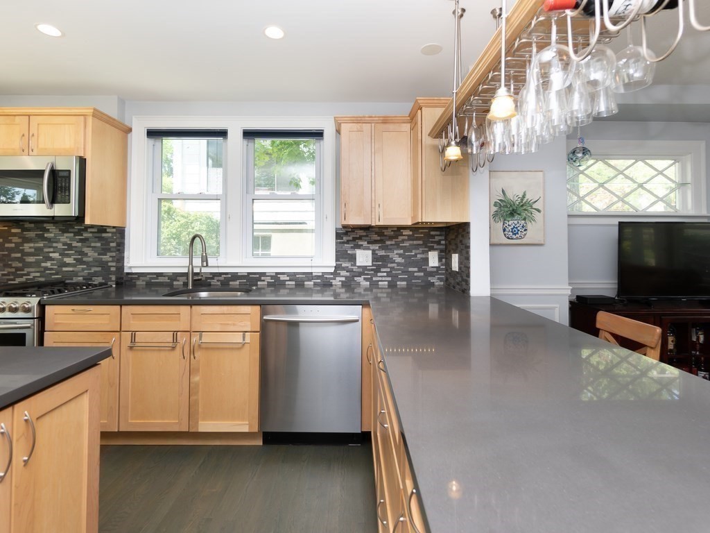 8 Wolcott Road Brookline, MA 02467 - Photo 14 of 37