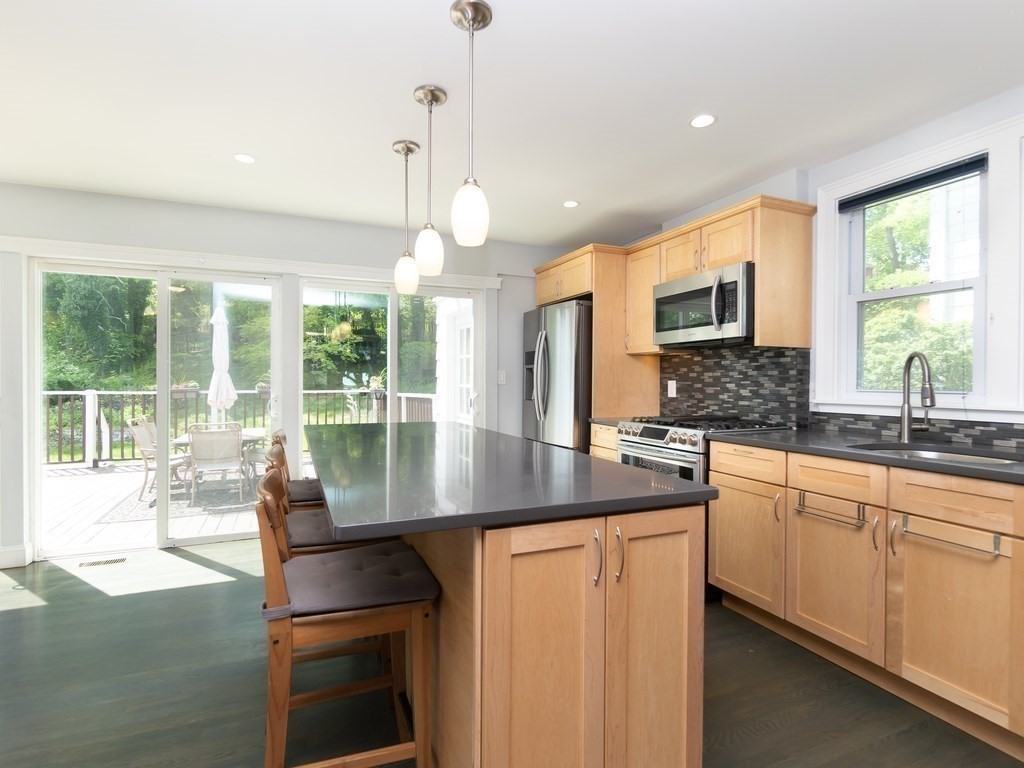 8 Wolcott Road Brookline, MA 02467 - Photo 3 of 37