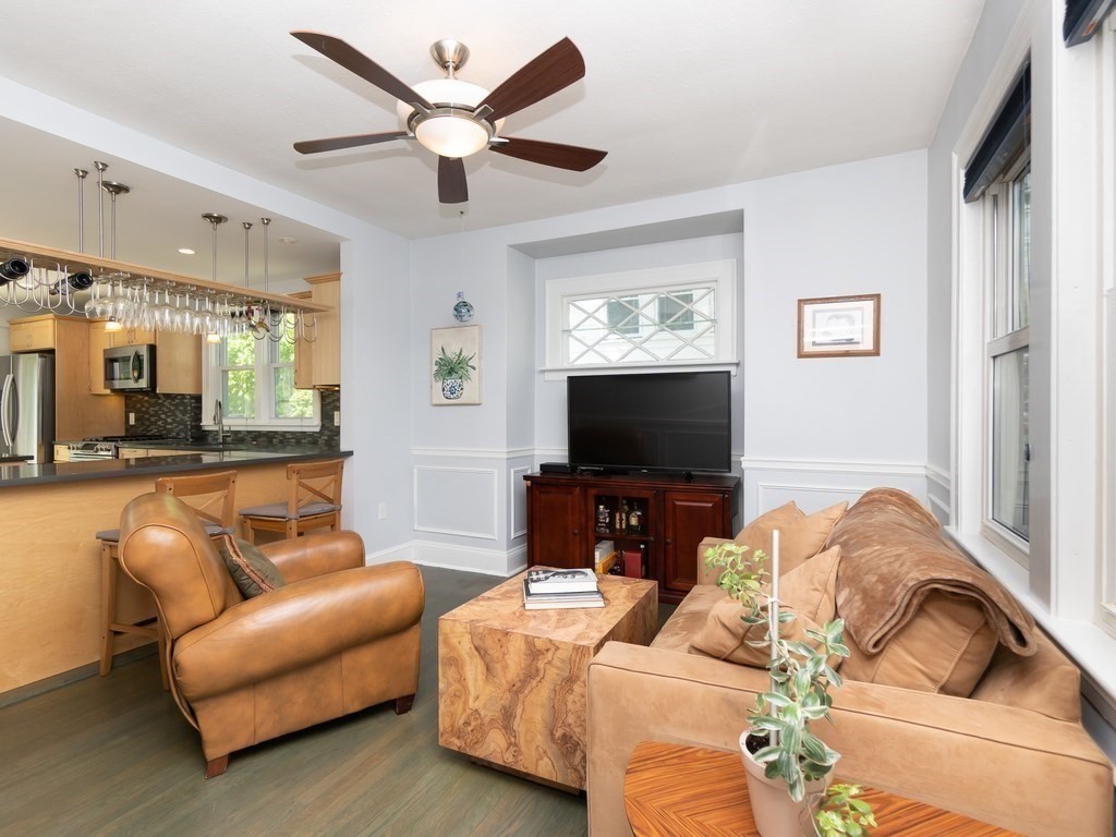 8 Wolcott Road Brookline, MA 02467 - Photo 4 of 37