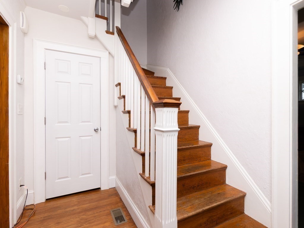 8 Wolcott Road Brookline, MA 02467 - Photo 10 of 37