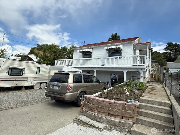 $239,500 | 12 Dewberry Avenue West, Omak, WA 98841