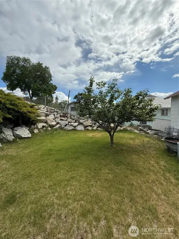 $239,500 | 12 Dewberry Avenue West, Omak, WA 98841