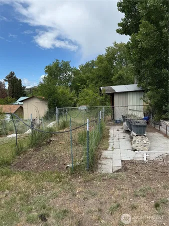 $239,500 | 12 Dewberry Avenue West, Omak, WA 98841