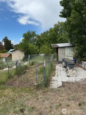 $239,500 | 12 Dewberry Avenue West, Omak, WA 98841