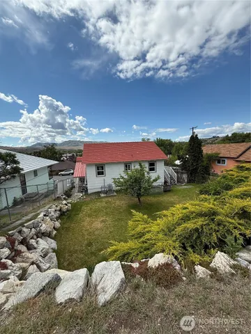 $239,500 | 12 Dewberry Avenue West, Omak, WA 98841