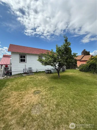 $239,500 | 12 Dewberry Avenue West, Omak, WA 98841
