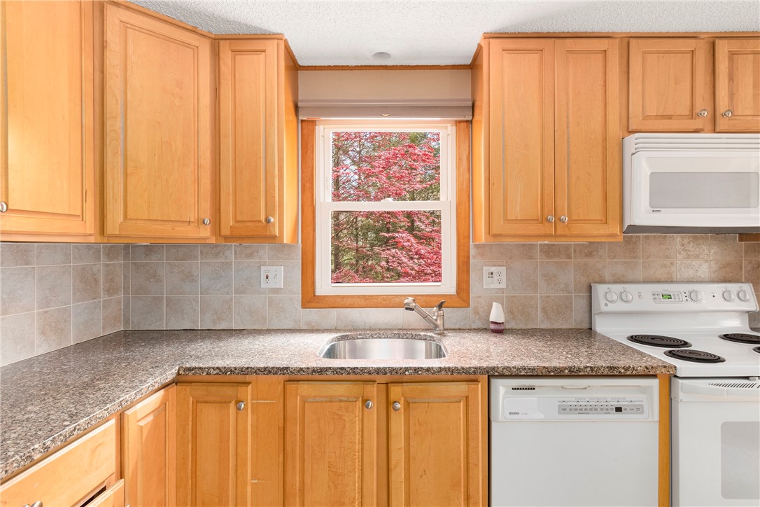 138 Read School House Road Coventry, RI 02816 - Photo 14 of 46