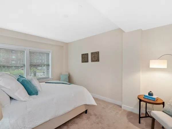 $899,900 | 321 Hammond Pond Parkway, Unit 106, Brookline, MA 02467