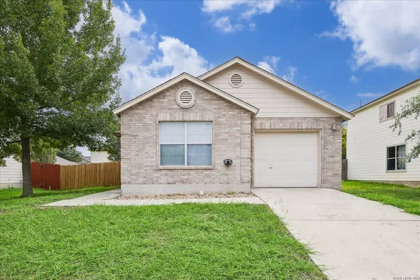 $1,700 | 116 Lone Star Way, Cibolo, TX 78108