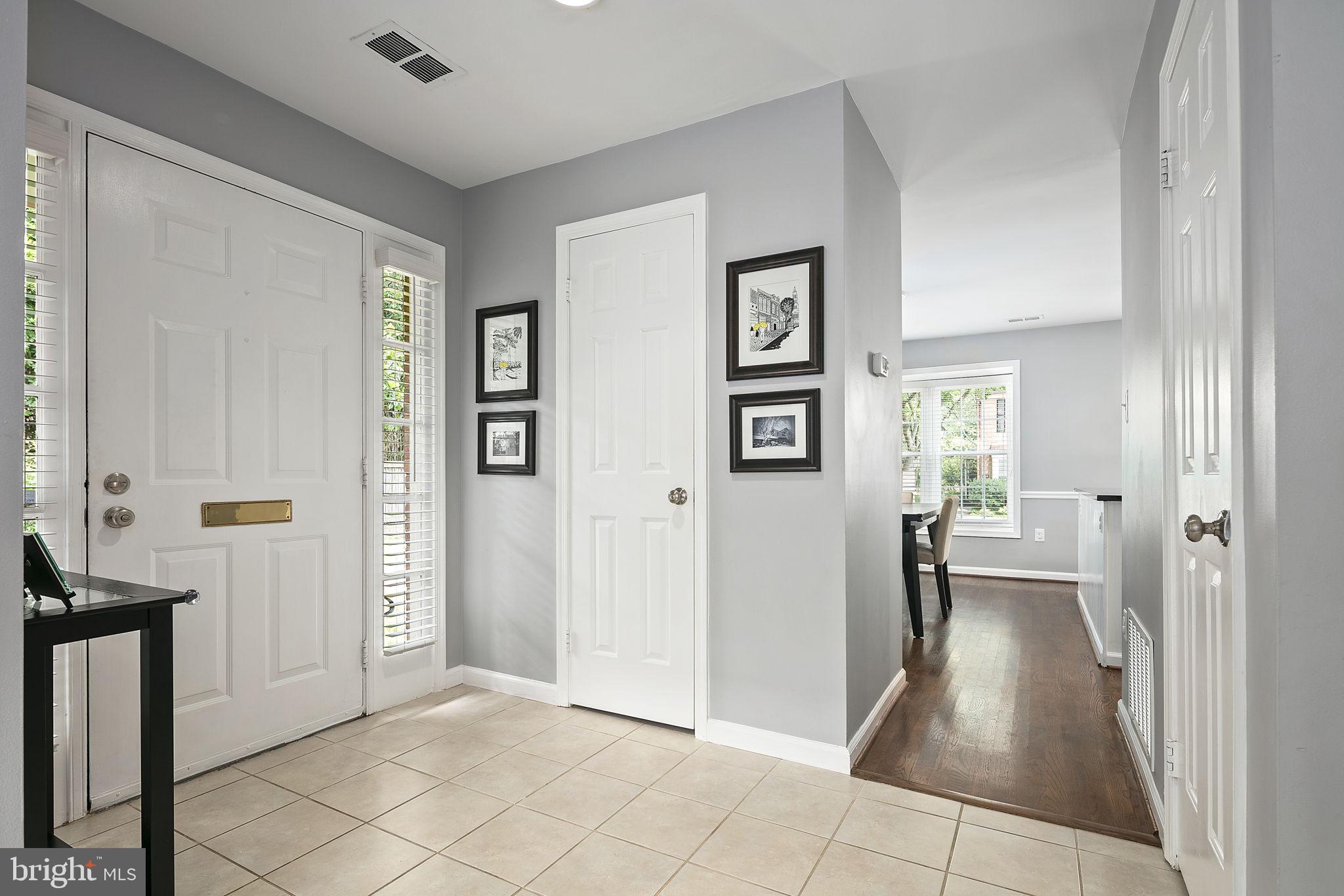 434 West Glebe Road Alexandria, VA 22305 - Photo 4 of 46 Inviting entrance with coat closet and powder room