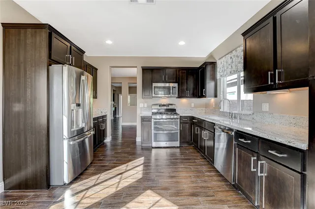 $2,300 | 108 Dela Cruz Avenue, North Las Vegas, NV 89031