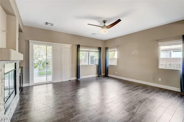 $2,300 | 108 Dela Cruz Avenue, North Las Vegas, NV 89031