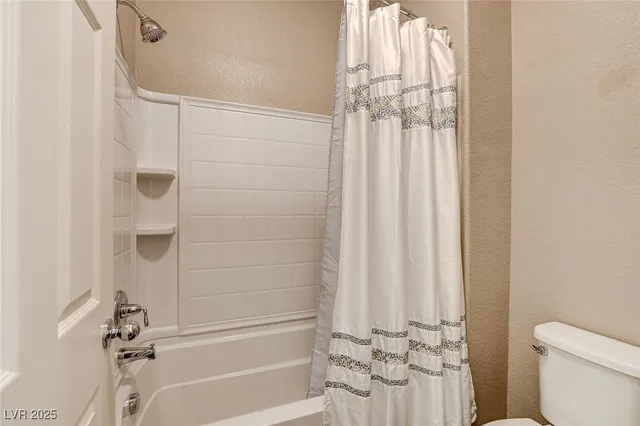 $2,300 | 108 Dela Cruz Avenue, North Las Vegas, NV 89031