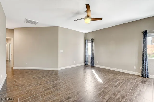 $2,300 | 108 Dela Cruz Avenue, North Las Vegas, NV 89031