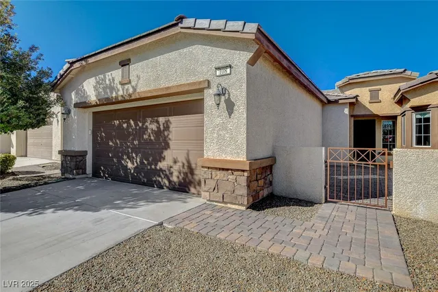 $2,300 | 108 Dela Cruz Avenue, North Las Vegas, NV 89031
