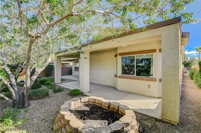 $2,300 | 108 Dela Cruz Avenue, North Las Vegas, NV 89031