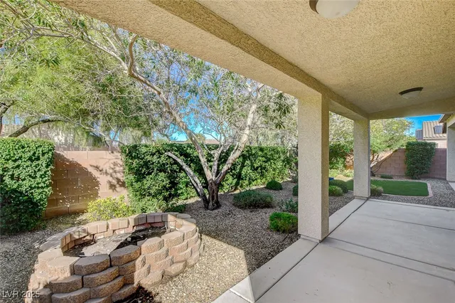 $2,300 | 108 Dela Cruz Avenue, North Las Vegas, NV 89031