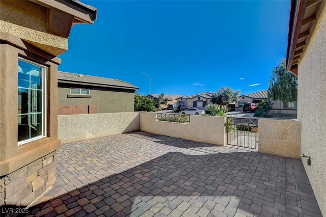 $2,300 | 108 Dela Cruz Avenue, North Las Vegas, NV 89031